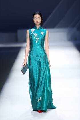 BEIJING, CHINA - OCTOBER 29: (CHINA OUT) A model showcases designs on the runway at GaryWat Qu Tingnan Collection during the Mercedes-Benz China Fashion Week Spring Summer 2016 at Beijing Hotel on October 29, 2015 in Beijing, China.  CFP475107426