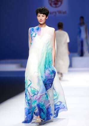 BEIJING, CHINA - OCTOBER 29: (CHINA OUT) A model showcases designs on the runway at GaryWat Qu Tingnan Collection during the Mercedes-Benz China Fashion Week Spring Summer 2016 at Beijing Hotel on October 29, 2015 in Beijing, China.  CFP475107449