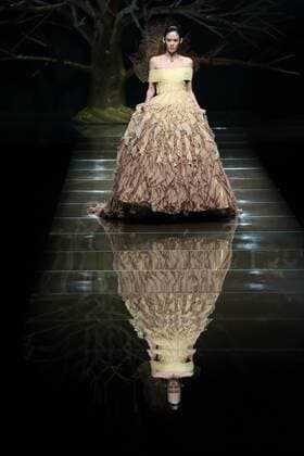 BEIJING, CHINA - OCTOBER 29: (CHINA OUT) A model showcases designs on the runway at 95 Secret Deng Zhaoping Collection during the Mercedes-Benz China Fashion Week Spring Summer 2016 at Beijing Hotel on October 29, 2015 in Beijing, China.  CFP475107116