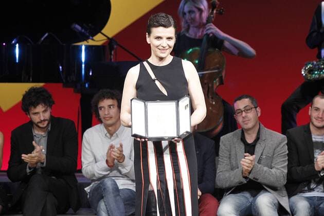 French actress Juliette Binoche Golden Spike of Honor during the 60th Seminci. October 31,2015.  (20151031159)