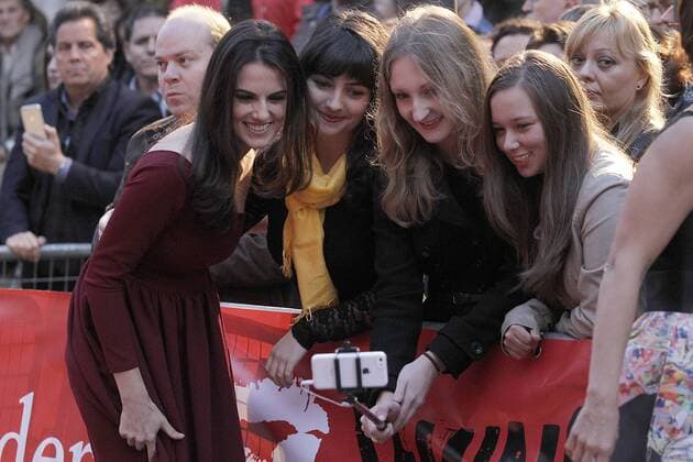Spanish actress Melina Matthews with the fans during the 60th Seminci. October 31,2015.  (2015103158)