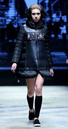 (151101) -- BEIJING, Nov. 1, 2015 -- A model presents a creation of the LINC Collection by designer Lin Na during the China Fashion Week in Beijing, capital of China, Nov. 1, 2015. ) (wjq) CHINA-BEIJING-FASHION WEEK(CN) ChenxJianli 