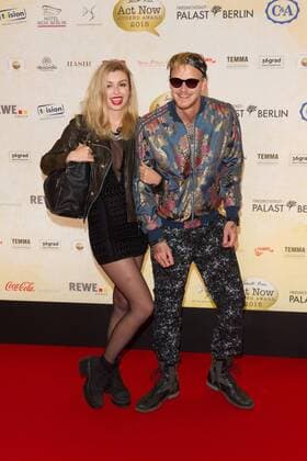 Oliver Rath mit Begleitung - Verleihung des Act Now Jugend Award im Friedrichstadt-Palast Berlin am 02.11.2015. Verleihung Act Now Jugend Award