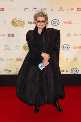 Gitte Haenning - Verleihung des Act Now Jugend Award im Friedrichstadt-Palast Berlin am 02.11.2015. Verleihung Act Now Jugend Award