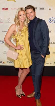 Raul Richter mit Freundin Valentina Pahde - Verleihung des Act Now Jugend Award im Friedrichstadt-Palast Berlin am 02.11.2015. Verleihung Act Now Jugend Award