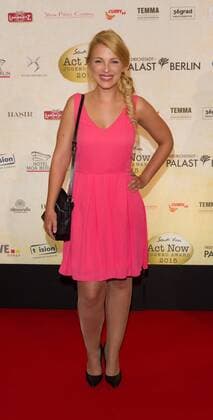 Iris Mareike Steen - Verleihung des Act Now Jugend Award im Friedrichstadt-Palast Berlin am 02.11.2015. Verleihung Act Now Jugend Award