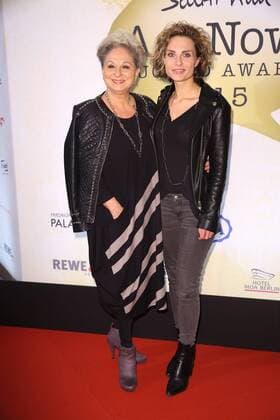 Dagmar Frederic und ihre Tochter Maxie beim Act Now Jugend Award am 2.11.2015 in Berlin Act Now Jugend Award am 2.11.2015 in Berlin, 2015 