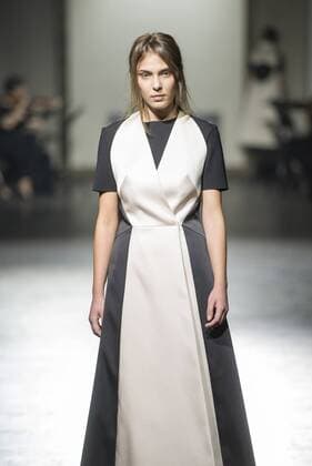 (151107) -- TBILISI, Nov. 7, 2015 -- A model presents a creation of Tamuna Ingorokva during the Mercedes Benz Fashion Week in Tbilisi, capital of Georgia, on Nov. 7, 2015. ) GEORGIA-TBILISI-FASHION WEEK GiorgixInduashvili 