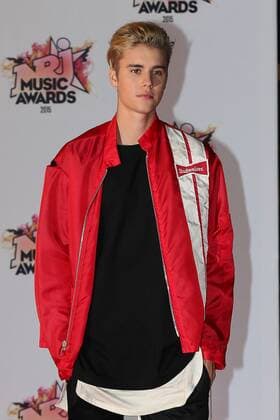 202409 Francois Glories Starface 2015-11-07 Cannes France Cérémonie des NRJ Music Awards 2015. Arrivées. Bieber, Justin  Copyright: xFrancoisxGloriesx xStarfacex STAR_202409_001