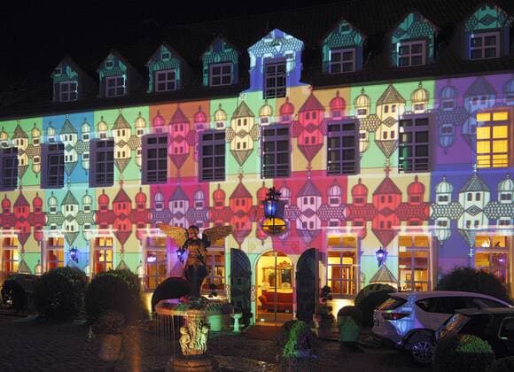 Recklinghausen leuchtet , Illumination in der Altstadt, Engelsburg, ehemals Adelssitz, heute Hotel, Recklinghausen, Ruhrgebiet, Nordrhein-Westfalen D-Recklinghausen, Ruhrgebiet, Westfalen, Nordrhein-Westfalen, NRW, Recklinghausen leuchtet , Festbeleuchtung in der Altstadt, Engelsburg, ehemals Adelssitz, heute Hotel, D-Recklinghausen, Ruhr area, Westphalia, North Rhine-Westphalia, NRW, Recklinghausen leuchtet , festival illumination in the historic downtown, Engelsburg, former aristocratic estate, nowadays hotel