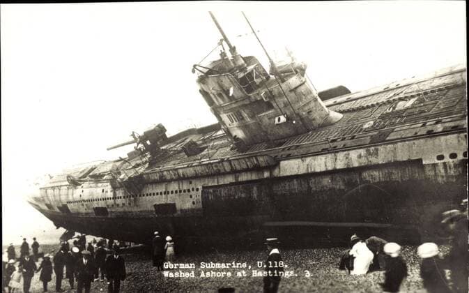 Deutsches Unterseeboot, U 118, Washed ashore at Hastings South East !AUFNAHMEDATUM GESCHÄTZT!
