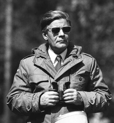 Helmut Schmidt -hier als Verteidigungs - Minister bei einer Uebung in Munster NDS. im Juni 1972.