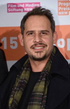 Schauspieler Moritz Bleibtreu posiert am 09.11.2015 in Köln vor der Verleihung des Kino Programm Preis NRW.