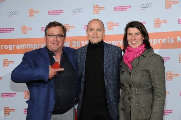 Die Produzenten Herbert Schwering, l-r, Andreas Maus und Christine Kiauk (Der kuaför aus der Keupstrasse) posiert am 09.11.2015 in Köln vor der Verleihung des Kino Programm Preis NRW.
