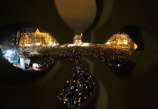 Martini Erfurt 10.11.15 , Erfurt, Martini auf dem Erfurter Domplatz Martinsfeier Sankt Martin ökumenische Feier zu Ehren des Heiligen Martin von Tours Kinder sind mit Laternen unterwegs und gedenken dem Heiligen Martin