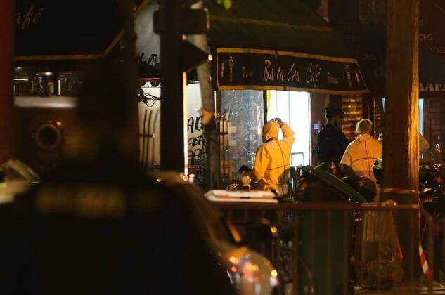 Nov. 14, 2015 - Paris, France - Scientific police inspect the Bataclan Concert Hall after gunmen opened fire, leaving more than one hundred people were killed and many more wounded.The French capital has been the target of a series of deadly attacks. Paris France - ZUMAv111 Terroranschläge in Paris - Musikclub Bataclan