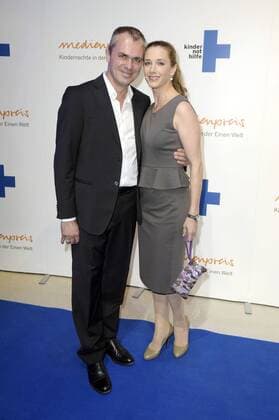 Patrick Winczewski und Kristin Meyer bei der Verleihung des 17. Medienpreises der Kindernothilfe im DRIVE Volkwagen Forum. Berlin, 13.11.2015 Foto:xFredericx xFuturexImage