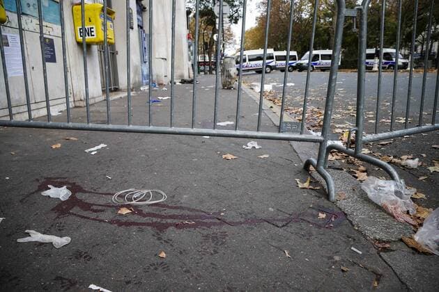 Bloodstain are seen on the ground outside the Bataclan concert hall in Paris, France, Nov. 14, 2015. ) (zjy) FRANCE-PARIS-ATTACK-BATACLAN CONCERT HALL ZhouxLei 