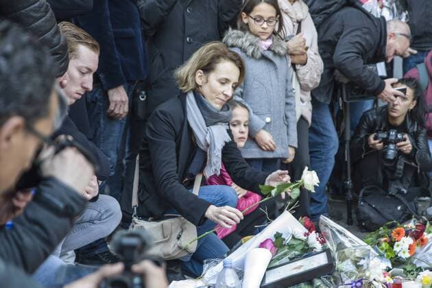 BATACLAN 15 11 2015 Gedenken an die Opfer der Terroranschläge in Paris - 15 11 2015 PierreCharlier Panoramic 