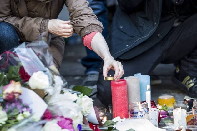 BATACLAN 15 11 2015 Gedenken an die Opfer der Terroranschläge in Paris - 15 11 2015 PierreCharlier Panoramic 