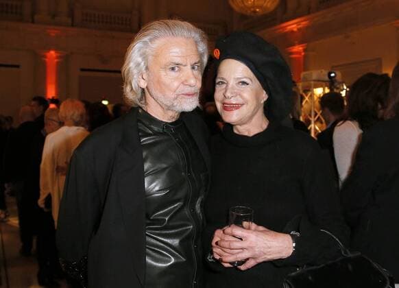 Dr. Hermann Buehlbecker, Barbara Engel bei der Exclusiven Vernissage des LAMBERTZ FINE ART Kalenders 2016 - La Dolce Vita im Hotel de Rome, Berlin. 17.11.2015