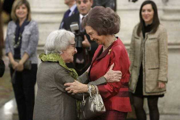 Ida Vitale receives XXIV Reina Sofia Iberoamerican Poetry Award in presence of Queen Sofia of Spain. November 18, 2015.  (2015111819)