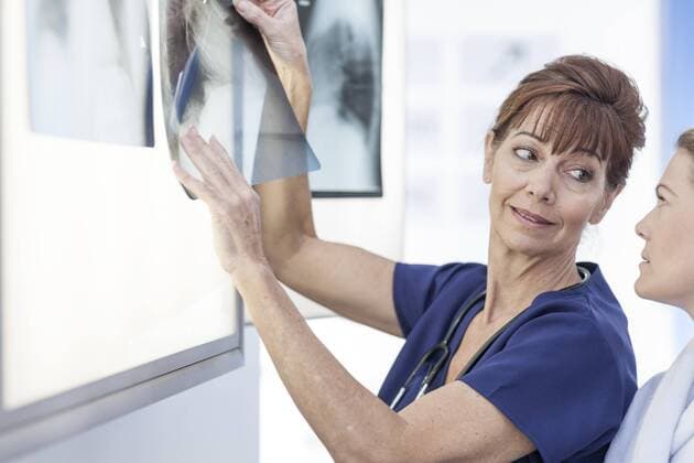 Model Released: Ärzte im Krankenhaus Doctors in hospital, radiologists model released Symbolfoto property released  ZEF007339