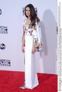Actress Victoria Justice arrives for the 43rd annual American Music Awards held at Microsoft Theater in Los Angeles on November 22, 2015.  LAP20151122106 JIMxRUYMEN