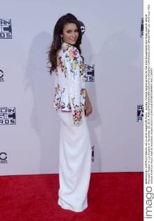 Actress Victoria Justice arrives for the 43rd annual American Music Awards held at Microsoft Theater in Los Angeles on November 22, 2015.  LAP20151122107 JIMxRUYMEN