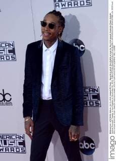 Recording artist Wiz Khalifa arrives for the 43rd annual American Music Awards held at Microsoft Theater in Los Angeles on November 22, 2015.  LAP20151122184 JIMxRUYMEN