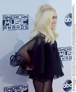 Recording artist Gwen Stefani arrives for the 43rd annual American Music Awards held at Microsoft Theater in Los Angeles on November 22, 2015.  LAP2015112275 JIMxRUYMEN