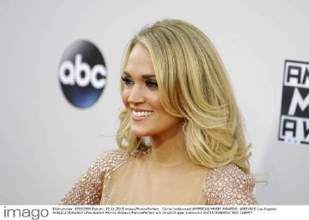 Carrie Underwood AMERICAN MUSIC AWARDS: ARRIVALS Los Angeles  Patrick Rideaux PicturePerfect