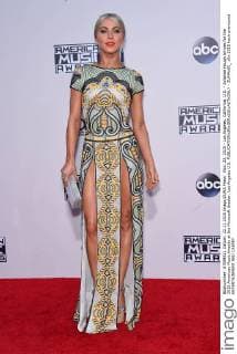 Nov. 22, 2015 - Los Angeles, California, U.S. - Julianne Hough arrives for the 2015 American Music Awards at the Microsoft theater. Los Angeles U.S. - ZUMAo05_
