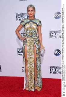 Nov. 22, 2015 - Los Angeles, California, U.S. - Julianne Hough arrives for the 2015 American Music Awards at the Microsoft theater. Los Angeles U.S. - ZUMAo05_