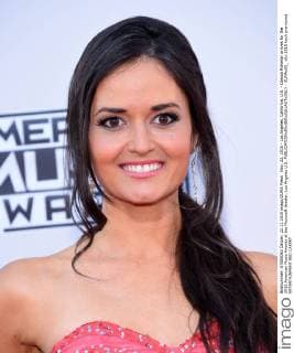 Nov. 22, 2015 - Los Angeles, California, U.S. - Danica McKellar arrives for the 2015 American Music Awards at the Microsoft theater. Los Angeles U.S. - ZUMAo05_