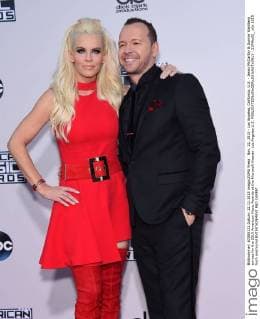 Nov. 22, 2015 - Los Angeles, California, U.S. - Jenny McCarthy & Donnie Wahlberg arrives for the 2015 American Music Awards at the Microsoft theater. Los Angeles U.S. - ZUMAo05_