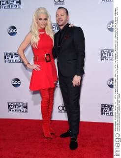 Nov. 22, 2015 - Los Angeles, California, U.S. - Jenny McCarthy & Donnie Wahlberg arrives for the 2015 American Music Awards at the Microsoft theater. Los Angeles U.S. - ZUMAo05_