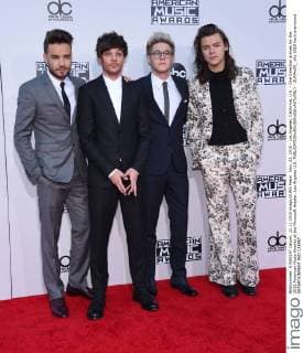 Nov. 22, 2015 - Los Angeles, California, U.S. - One Direction arrives for the 2015 American Music Awards at the Microsoft theater. Los Angeles U.S. - ZUMAo05_