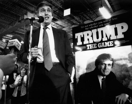 Donald Trump, 75. Geburtstag am 14. Juni May 4, 1989 - Longmeadow, Massachusetts, U.S. - DONALD TRUMP visited Milton Bradley in East Longmeadow, Mass., Thursday May 4, 1989, to meet with producers of his new game, Trump: The Game. The New York real estate magnate stepped down from his shiny black helicopter at Milton Bradley Co. for an hour to celebrate a new board game named for him. He pledged to give away his royalties from sales of Trump the Game to the homeless and research on AIDS, multiple sclerosis and other diseases. The slogan of the game reads It s not whether you win or lose but whether you win! Trump is now running in the 2016 United States Presidential election. Longmeadow U.S. - ZUMAby1_