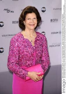 Königin Silvia von Schweden bei der Verleihung des Deutschen Nachhaltigkeitspreises 2015 im Maritim Hotel. Düsseldorf, 27.11.2015 Foto:xO.xHausenx xFuturexImage