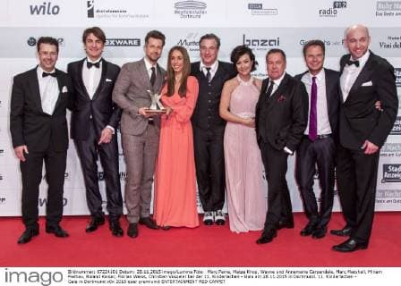 Marc Peine, Matze Knop, Wayne und Annemarie Carpendale, Marc Marshall, Miriam Pielhau, Roland Kaiser, Florian Weiss, Christian Vosseler bei der 11. Kinderlachen - Gala am 28.11.2015 in Dortmund. 11. Kinderlachen - Gala in Dortmund
