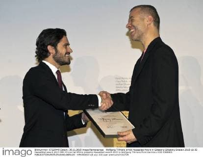 Wolfgang Tillmans erhält Hasseblad Award in Göteborg Göteborg Sweden 2015-11-30 Hasselblad award 2015 HRH Prince Carl Philip presents Hasseblad award 2015 to Wolfgang Tillmans from Germany KOD 0300003  - KP0300003