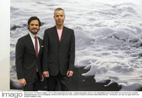 Göteborg Sweden 2015-11-30 Hasselblad award 2015 HRH Prince Carl Philip presents Hasseblad award 2015 to Wolfgang Tillmans from Germany KOD 0300003  - KP0300003