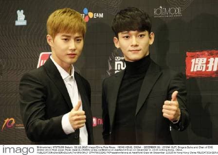 HONG KONG, CHINA - DECEMBER 02: (CHINA OUT) Singers Suho and Chen of EXO attend 2015 Mnet Asian Music Awards (MAMA) press conference at AsiaWorld-Expo on December 2, 2015 in Hong Kong, China.  CFP476633242