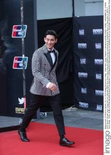 Mnet Asian Music Awards in Hongkong HONG KONG, CHINA - DECEMBER 02: (CHINA OUT) South Korean actor Jung Suk-won attends 2015 Mnet Asian Music Awards (MAMA) press conference at AsiaWorld-Expo on December 2, 2015 in Hong Kong, China.  CFP476641002