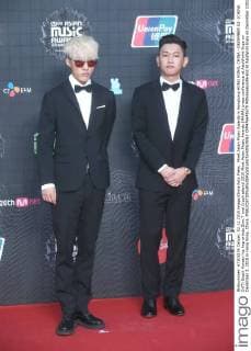 Mnet Asian Music Awards in Hongkong HONG KONG, CHINA - DECEMBER 02: (CHINA OUT) South Korean hip hop artists Zion.T and Crush attend 2015 Mnet Asian Music Awards (MAMA) press conference at AsiaWorld-Expo on December 2, 2015 in Hong Kong, China.  CFP476641679