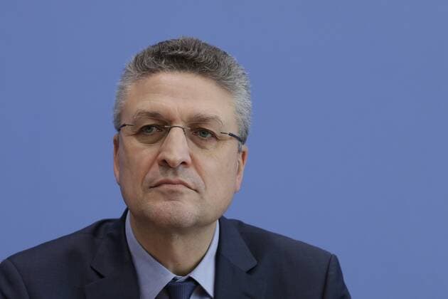 Berlin, Bundespressekonferenz, Thema: Gesundheit in Deutschland - Bericht 2015 der Gesundheitsberichterstattung des Bundes, Foto:Prof. Dr. Lothar H. Wieler, Präsident Robert Koch-Institut