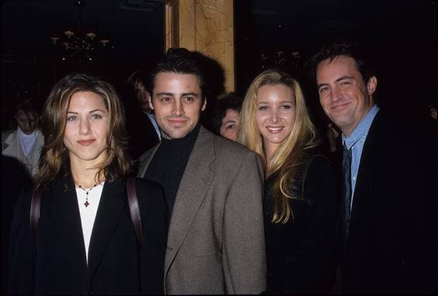 JENNIFER ANISTON with Matt Leblanc and Matthew Perry 1995.Serving in Silence.k0452lr. - ZUMAg49