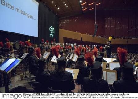 Zum 26. Mal lädt die Bergkapelle Saar und der Saarknappenchor am Sonntag (06.12.2015) zum Benefizkonzert in die Congresshalle nach Saarbrücken. Der Erlös des diesjährigen Konzerts ist zugunsten der Musikschule Sulzbach- Fischbachtal. Konzert061215001D.jpg