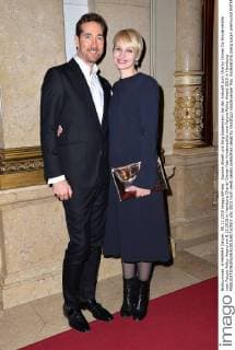Susann Atwell und Jörg Oppermann bei der Ankunft zum Charity Dinner für Kinderrechte vom Future Policy Award am 8.12.2015 in Hamburg Charity Dinner fuer Kinderrechte vom Future Policy Award 2015 in Hamburg 